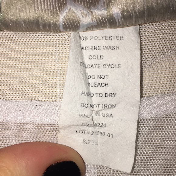 Camille and Company sheer/crinkle high low top - Picture 6 of 6